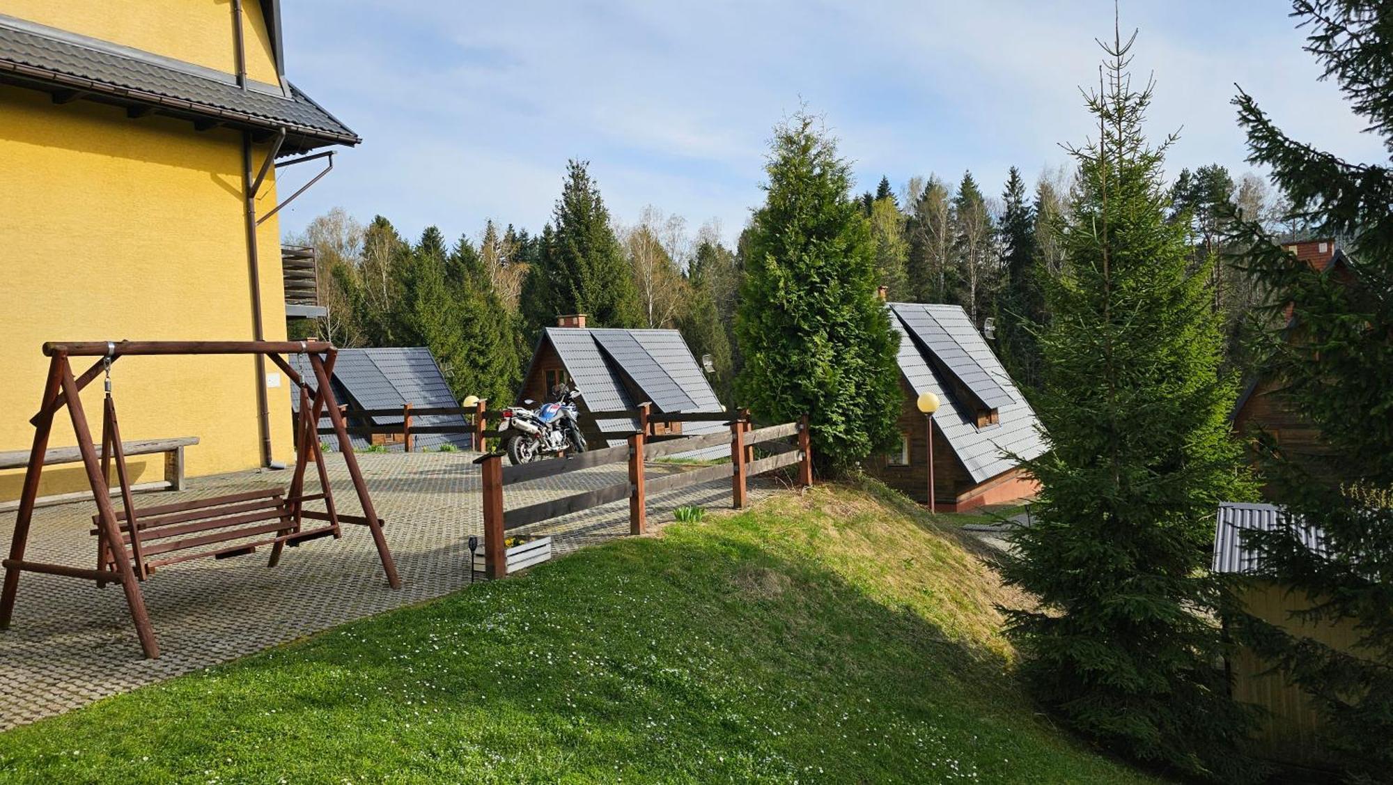 Domki Bieszczady Siedlisko Harenda Czarna  Exterior photo