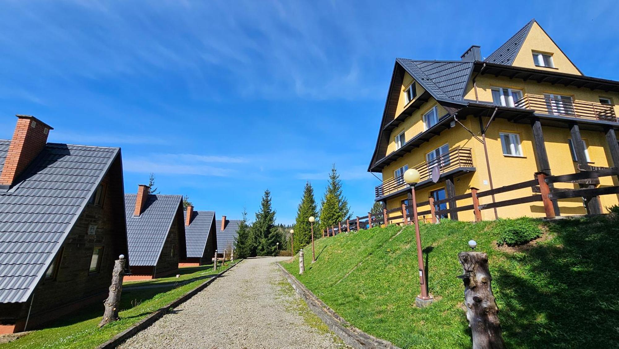 Domki Bieszczady Siedlisko Harenda Czarna  Exterior photo